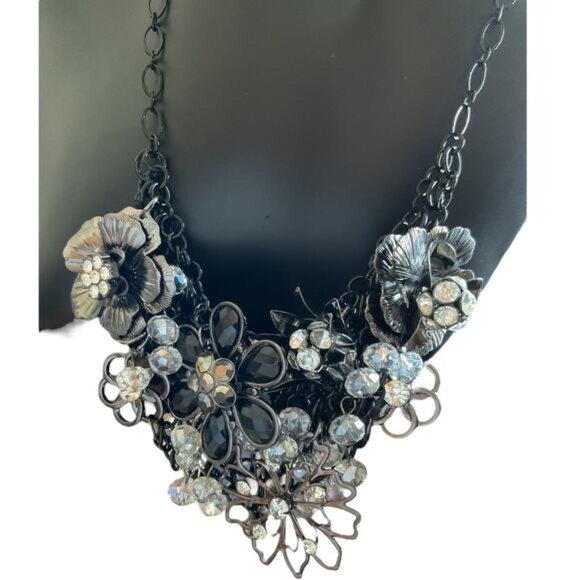 Black Floral Crystal Statement Necklace Adjustable Chain Lobster Clasp Closure - Picture 2 of 7